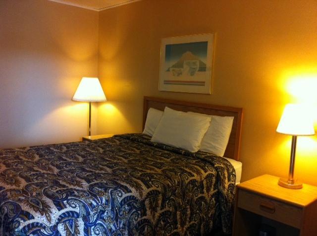 Silver Spur Motel แลนเดอร์ ภายนอก รูปภาพ